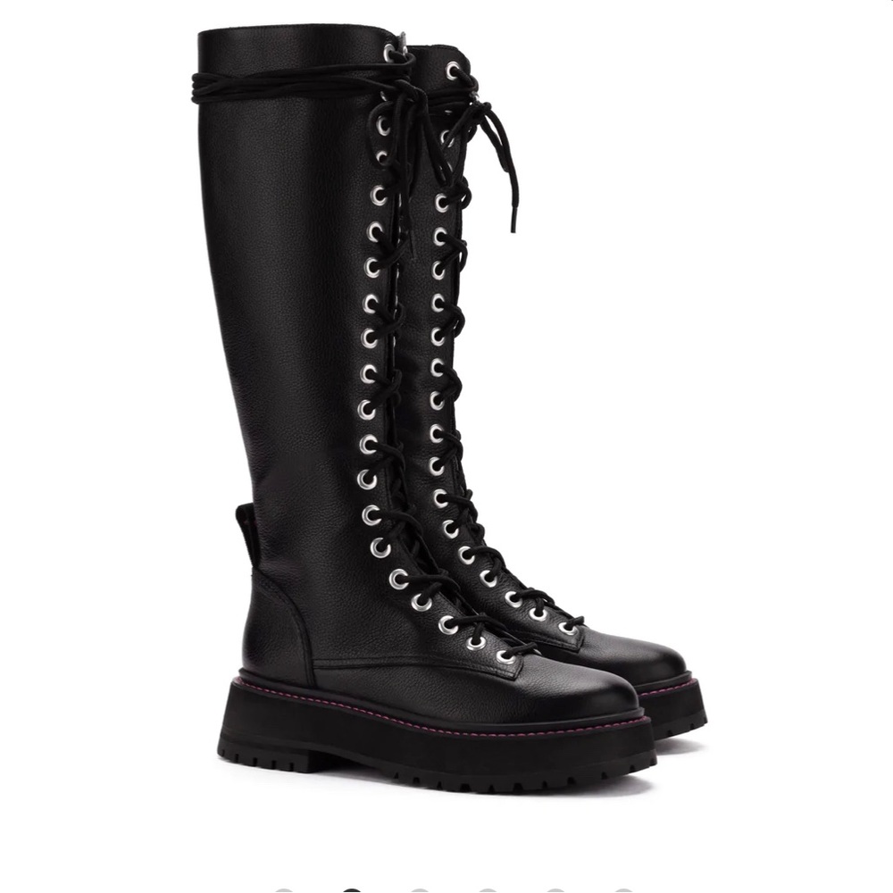 New Larroude Lara Boot In Black Floater